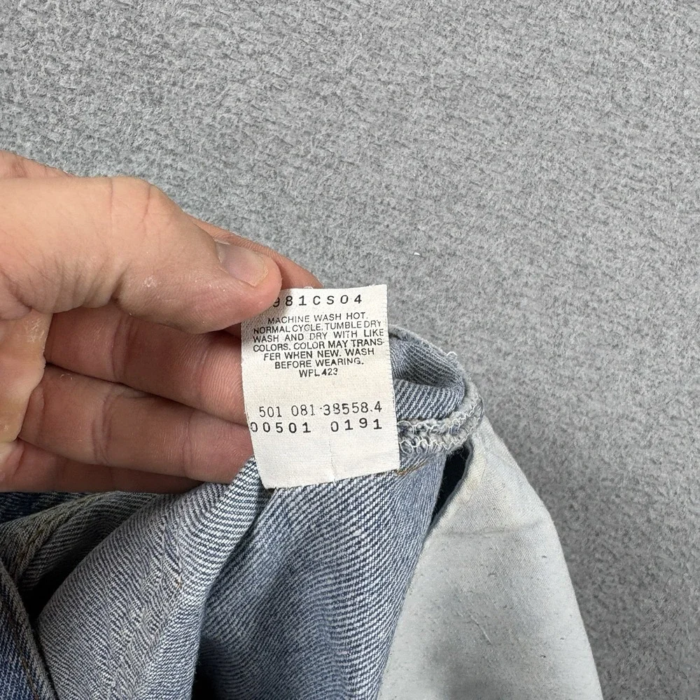 Vintage Levis 501 Button Fly Blue Denim Jeans Made In USA 32x30 Medium Wash 1991